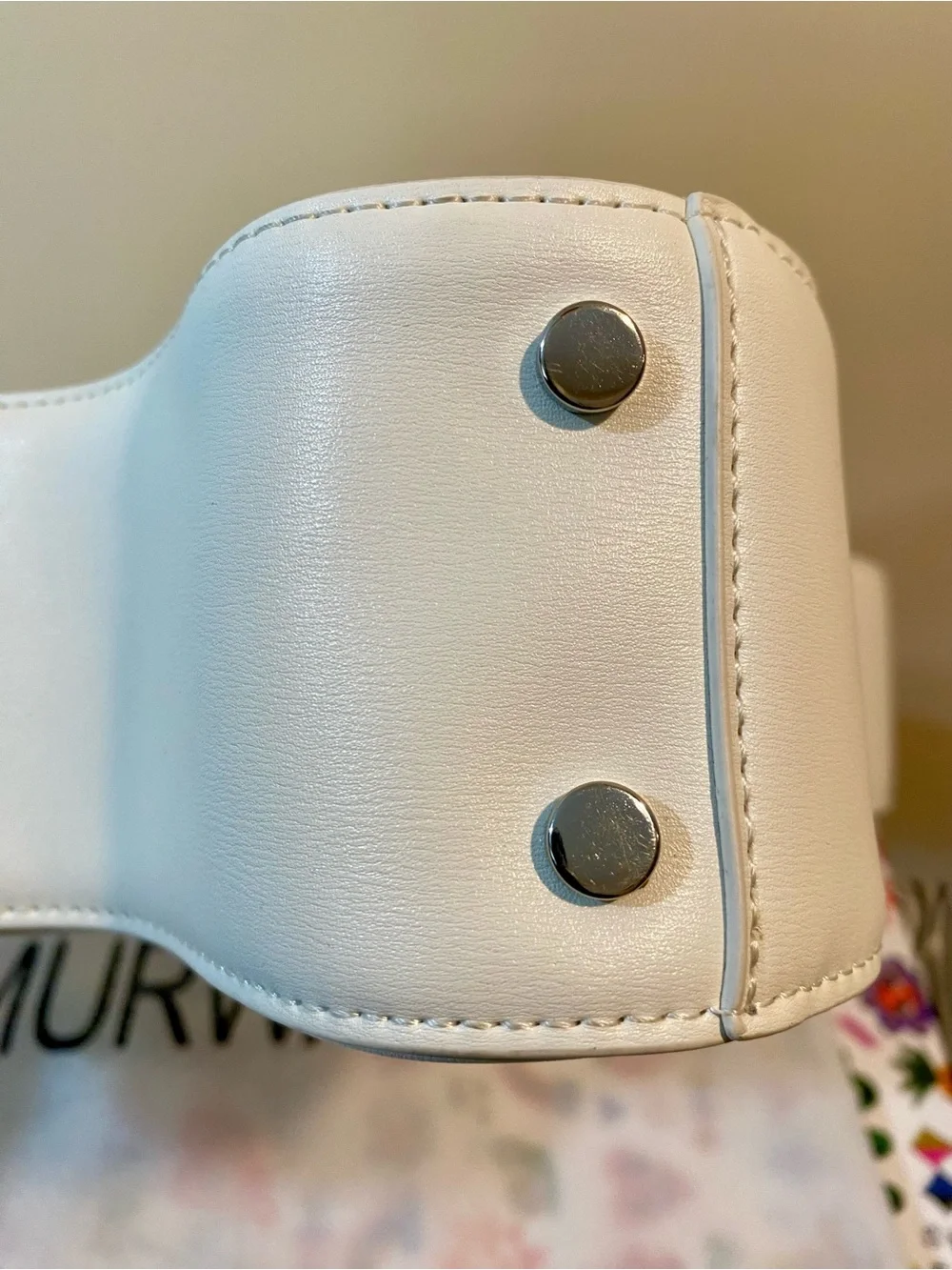 Murway White Joystick Bag